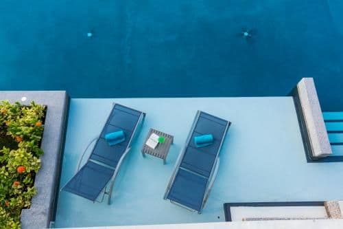 Upper Pool Access Room
