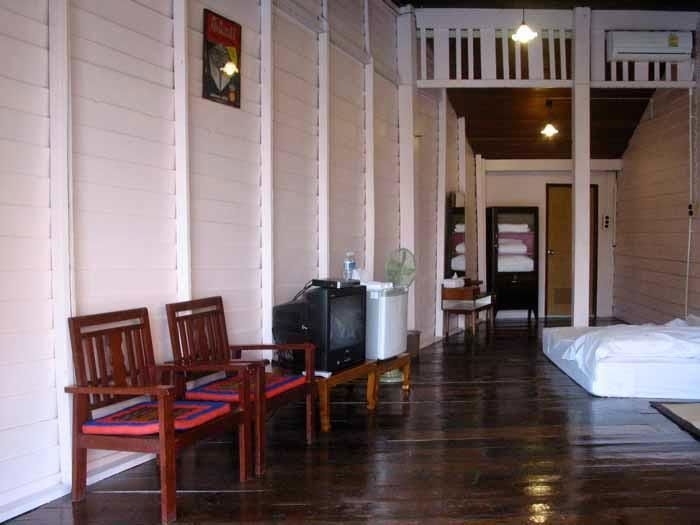 เพลินอัมพวา รีสอร์ท (Ploen Amphawa Resort)2