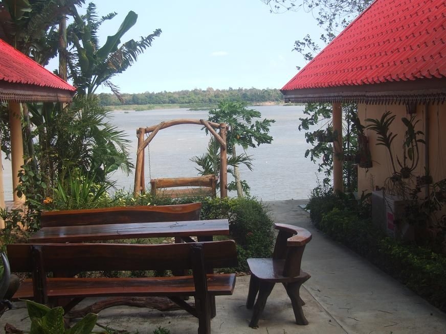 เรือนรจนา รีสอร์ท ริมโขงธาตุพนม (Rotchana's Retreat Hotel on Mekong That Phanom)0