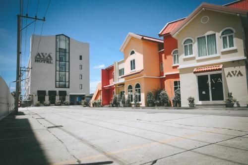 โรงแรมเอวีเอ (AVA Hotel)1