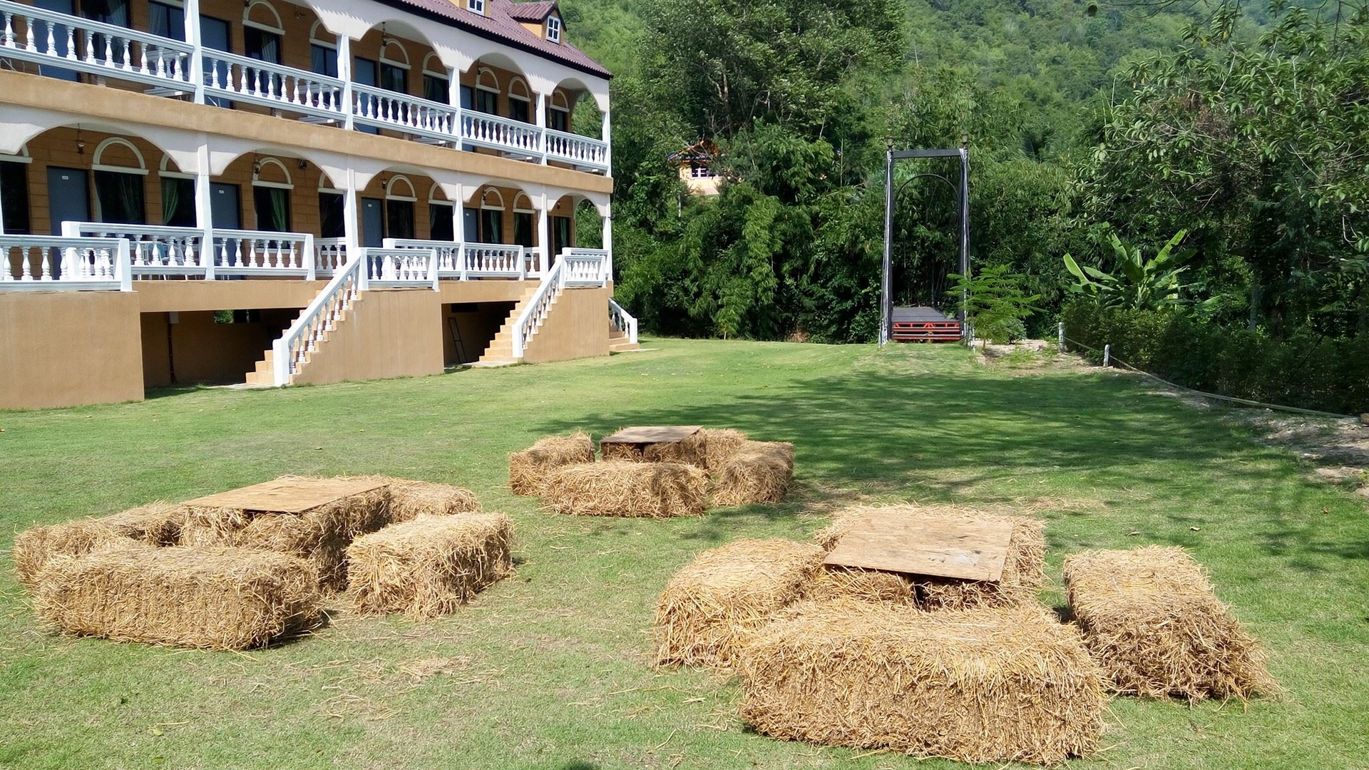 สแตมป์ ฮิลล์ รีสอร์ต (Stamp Hills Resort)1