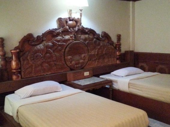 First Hotel0