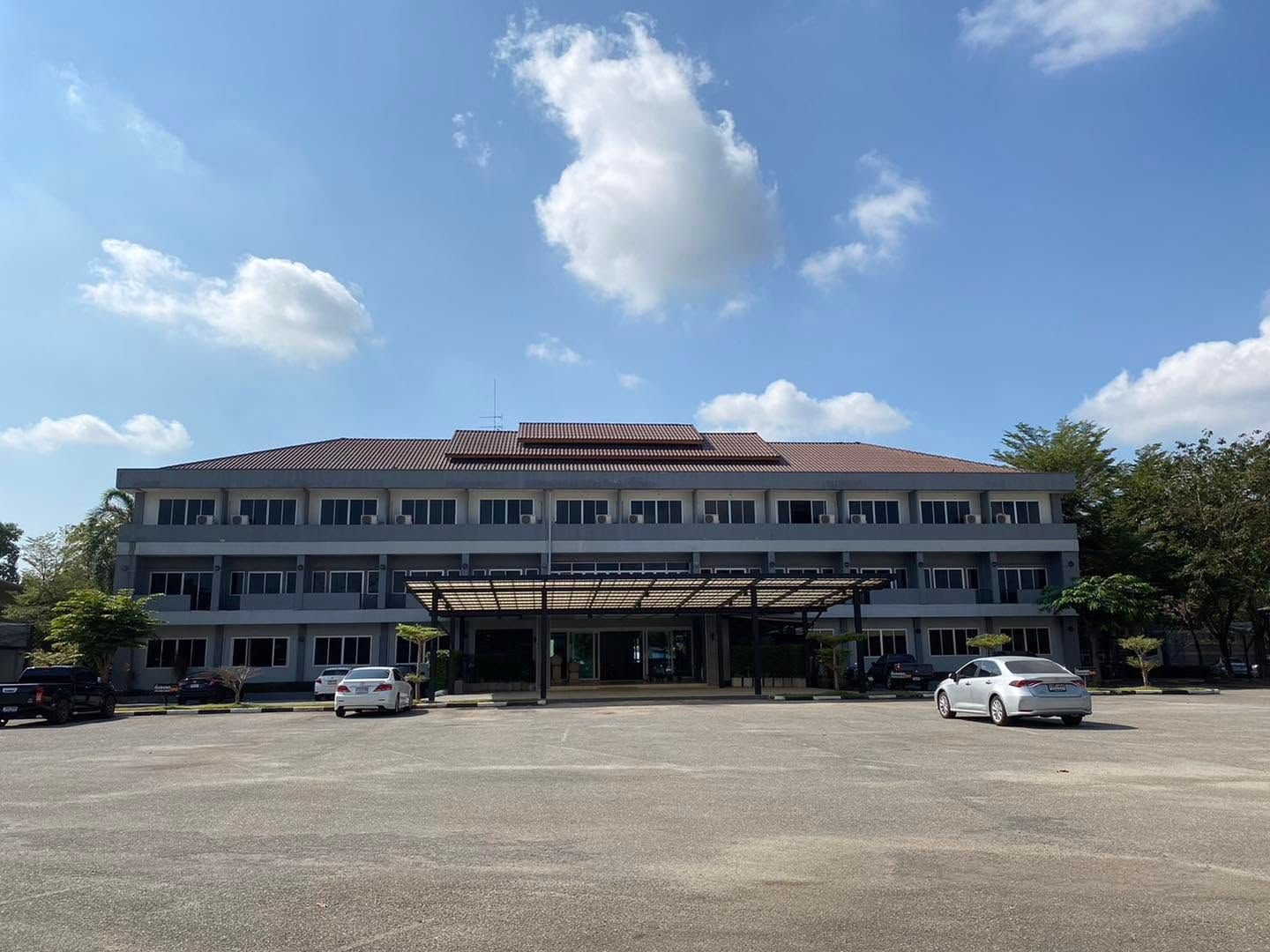 โรงเเรม เปรมสุข (Pramsuk Hotel)0