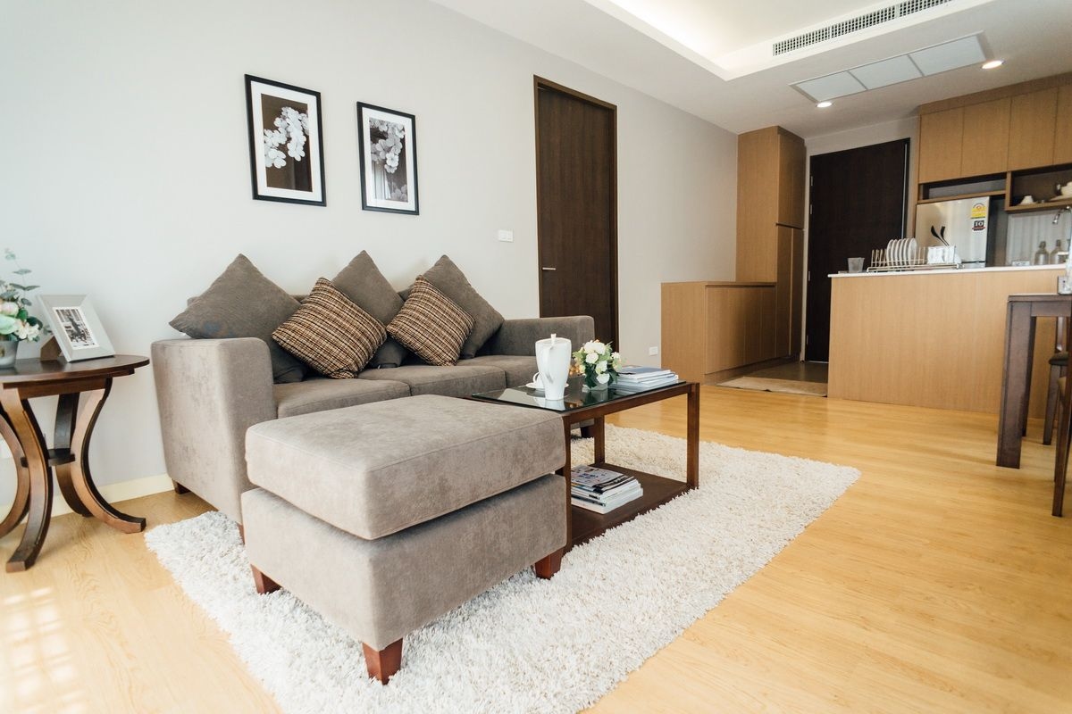 เบอร์กันดี เรสซิเดนซ์ 304 (Burgundy Residence 304)2