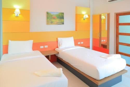Bungalow with Twin Beds