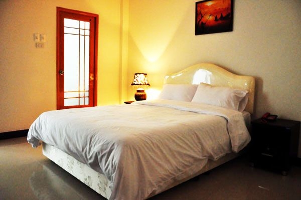 ควีน พาเลซ โฮเต็ล (Queen Palace Hotel)3