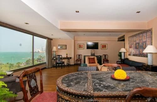 Deluxe Suite