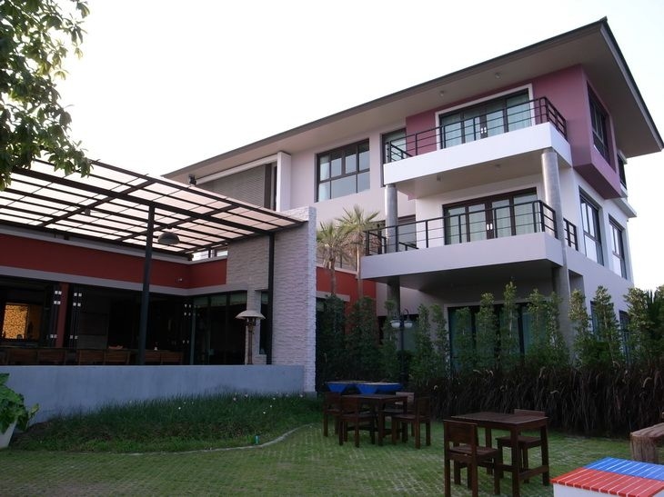 วารี-มนัส รีสอร์ท (Varee Manust Resort)0