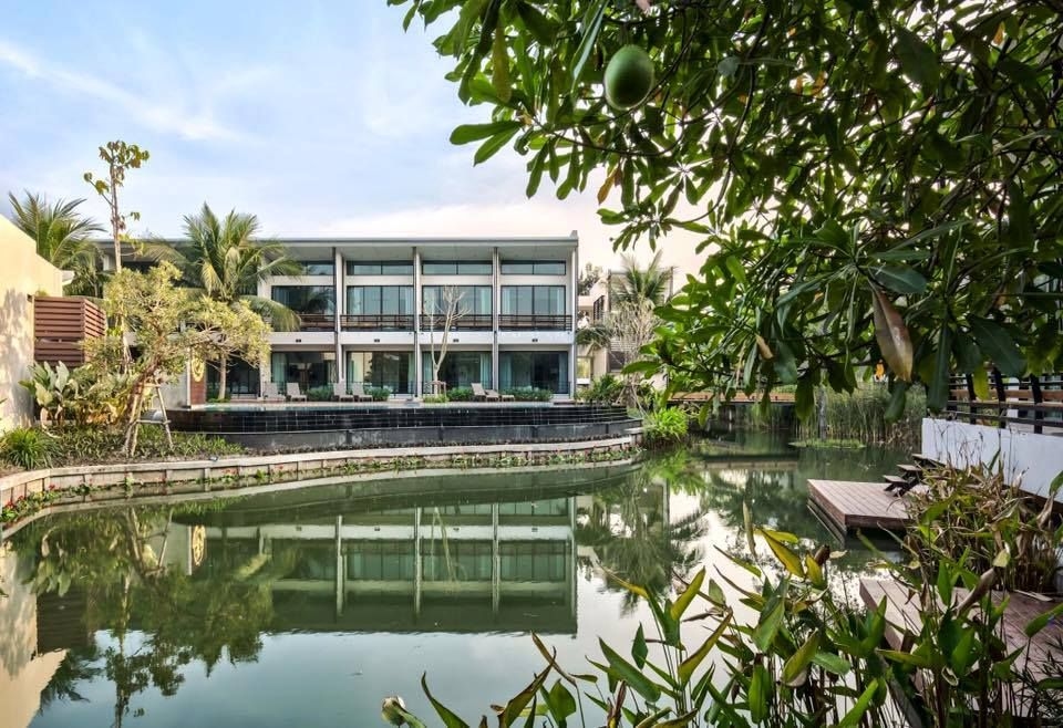 ลำพวา อัมพวา รีสอร์ท (Lumphawa Amphawa Resort)0
