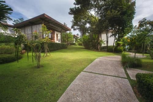 Deluxe King Room with Garden View