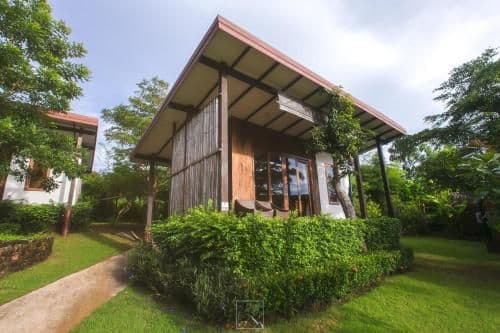 Deluxe King Room with Garden View