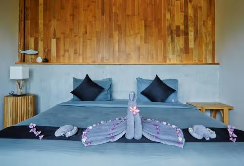 Deluxe King Room with Garden View