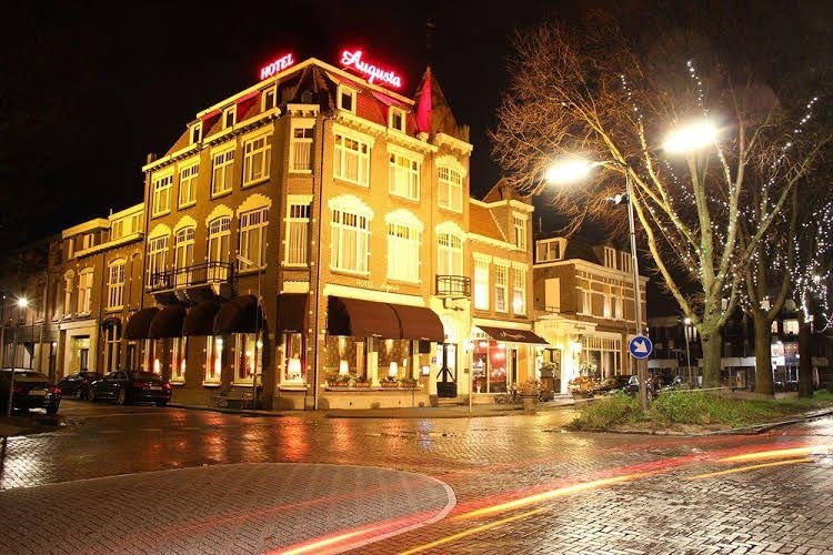 Augusta Hotel0