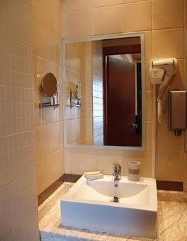 Americana Hotel0
