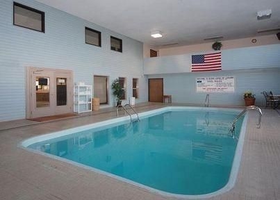 Econo Lodge4