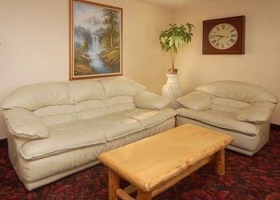 Econo Lodge1