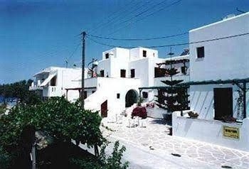 Magginas Studio-Apartments0