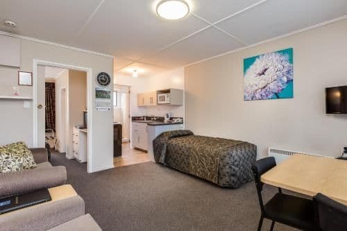 Standard Queen Suite