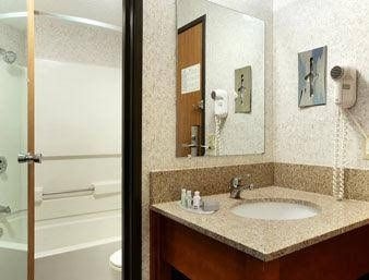 Days Inn Glendale/Milwaukee North3