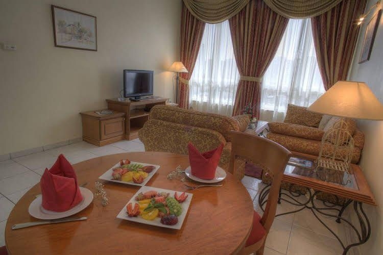 Al Diar Palm Suites Hotel4