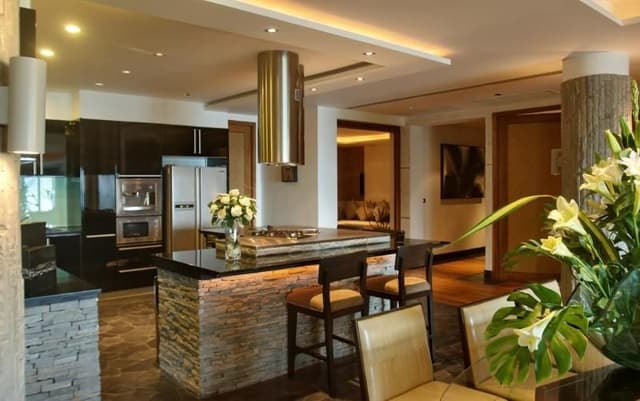 APARTMENT THREE BEDROOMS