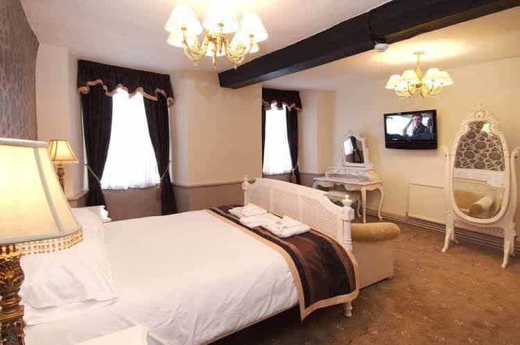 The Old Crown Coaching Inn - RelaxInnz The Old Crown Coaching Inn - RelaxInnz