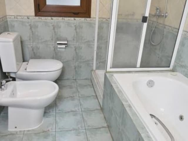 SUITE CAPACITY 4