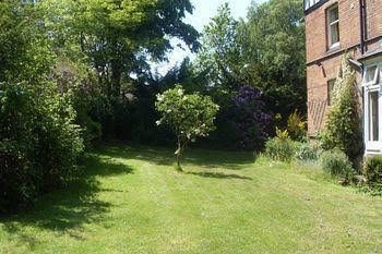 Awentsbury Hotel near Birmingham University0
