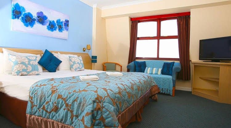 ไฮฟิลด์ โฮเทล (Highfield Hotel)3