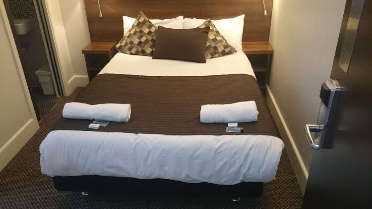 โรงแรมเชสเตอร์ (Chester Hotel)1