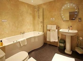 The Royal Castle Hotel Ltd1