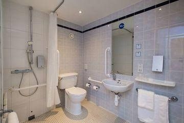 Holiday Inn Express Burton on Trent1