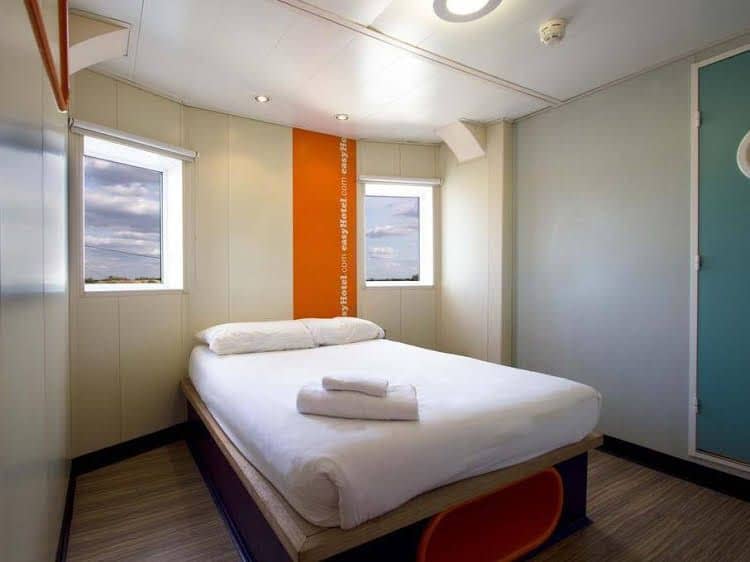 easyHotel London Heathrow easyHotel London Heathrow