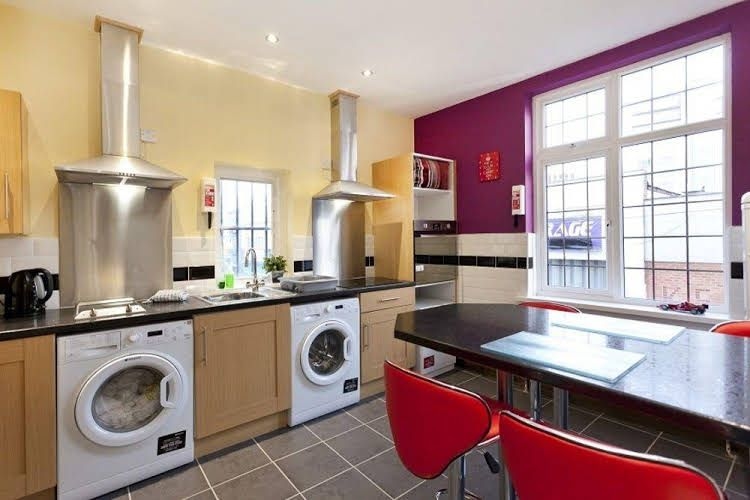 Victoria Centre Apartments & Annexe1