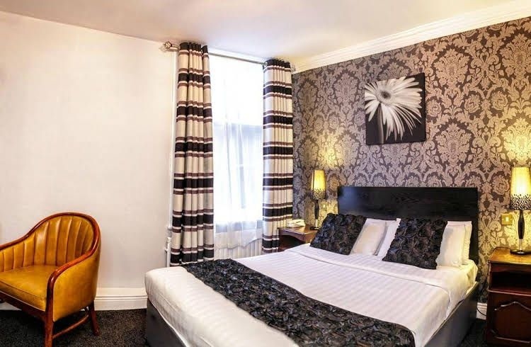 The Kildare Street Hotel0