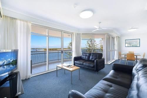 Deluxe Two-Bedroom Apartment with Sea View