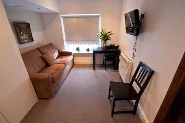 FAMILY ROOM STANDARD