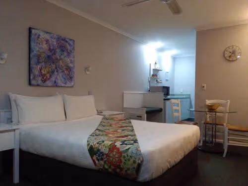 Queen Room with Spa Bath