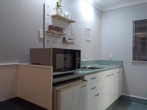 Queen Single with Spa Bath