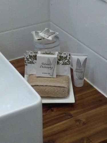 Queen Single with Spa Bath