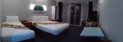 Queen Single with Spa Bath