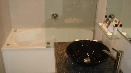 One-Bedroom Apartment with Spa Bath