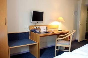 Hotel Corona1