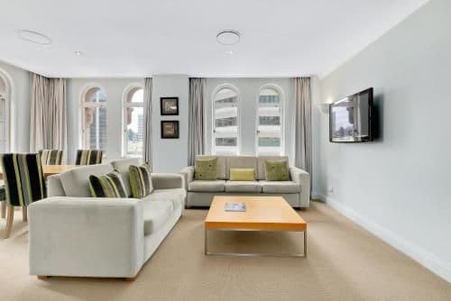 Two-Bedroom Apartment with 2 Queen Beds