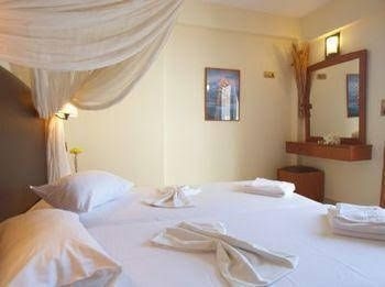 Theo Beach Hotel Apartments0