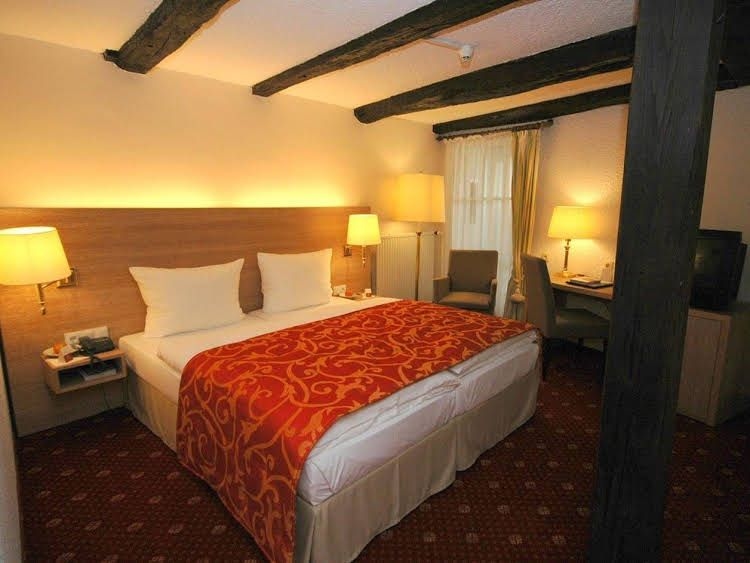 Romantik Hotel Walhalla3