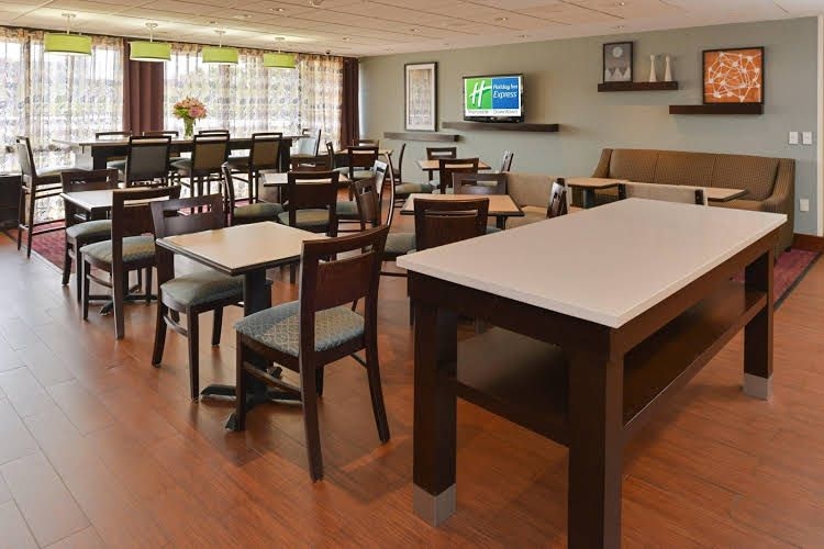 Holiday Inn Express Worcester1