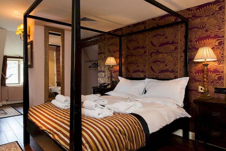 Pilgrim Inn3