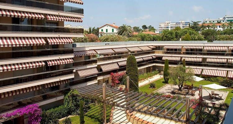 Inter Hotel les Strelitzias3