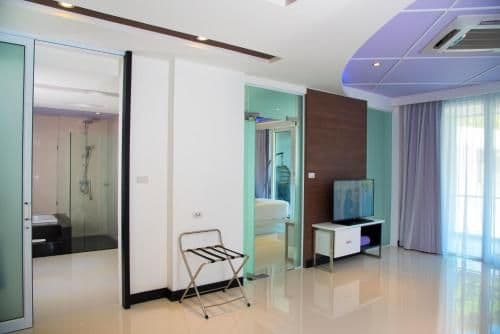 One- Bedroom Suite with Balcony and Sea View